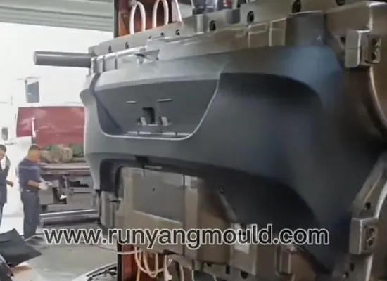 Appliquer au moule de pare-chocs d'injection plastique automobile Benz Maybach
